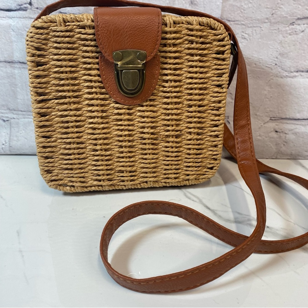 Hoxis Straw Square Wicker Crossbody Bag 7x7 inches Purse - Picture 1 of 7